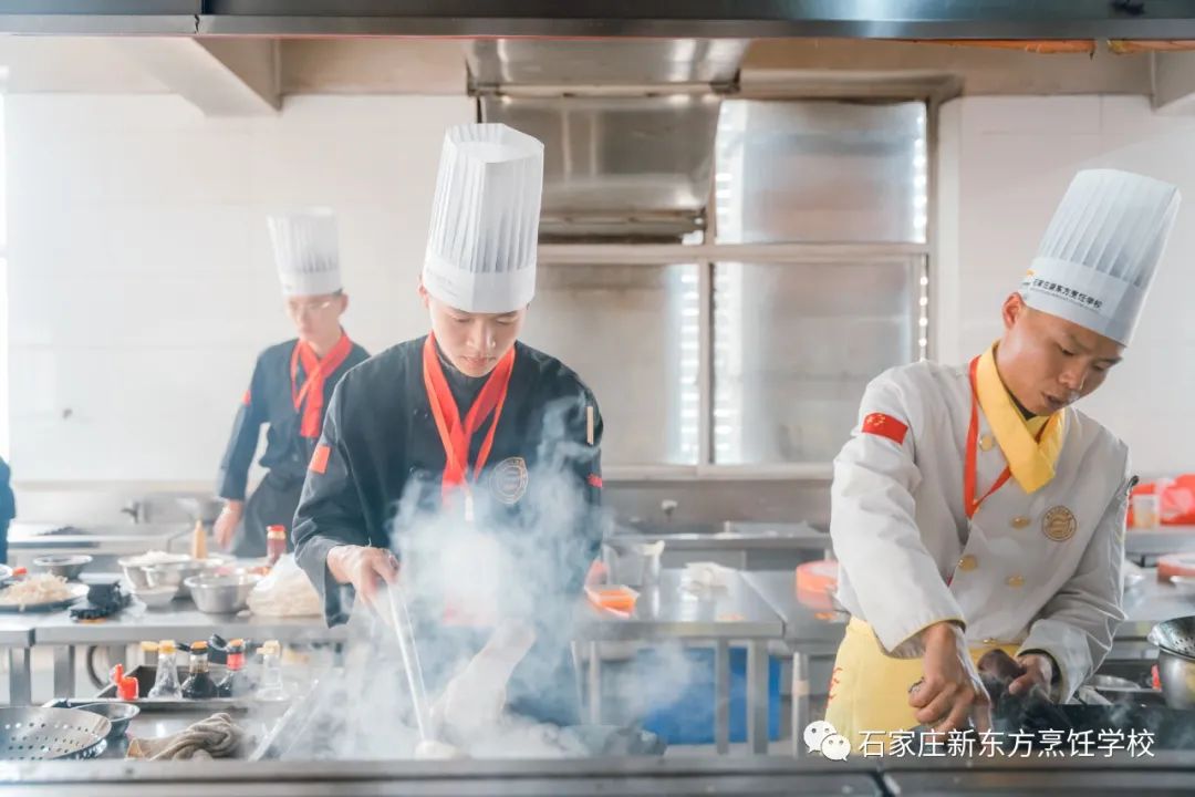 廚師適合哪個(gè)年齡階段的人來(lái)學(xué)？年紀大了可以學(xué)嗎？