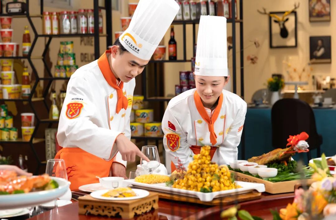 都是學(xué)技術(shù)，那么學(xué)烹飪與其它相比有哪些呢？