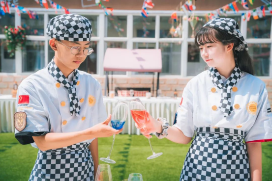 女性學(xué)西點(diǎn)提升職場(chǎng)競爭力410.png