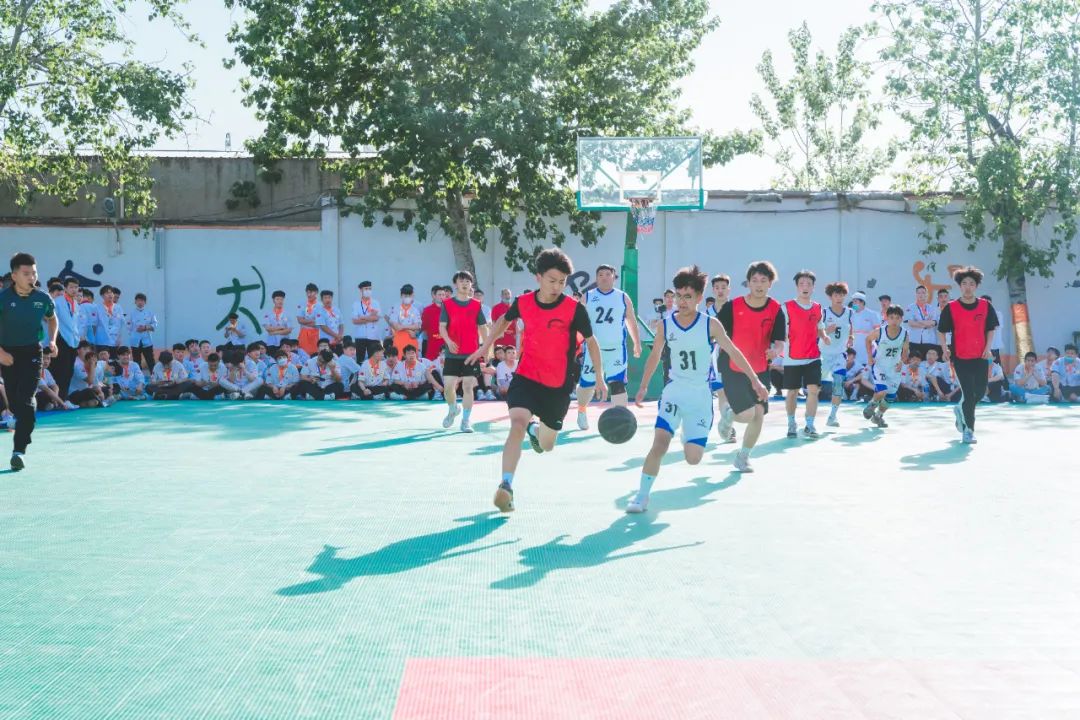 初中男生適合學(xué)什么專(zhuān)業(yè)？哪些專(zhuān)業(yè)既熱門(mén)又有前途？