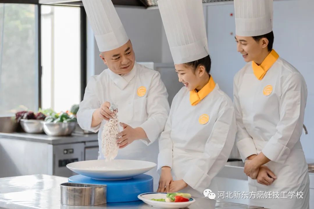 校企預定會(huì )暨產(chǎn)教融合簽約儀式 1 天，關(guān)于校企共建你還有不了解的嗎？