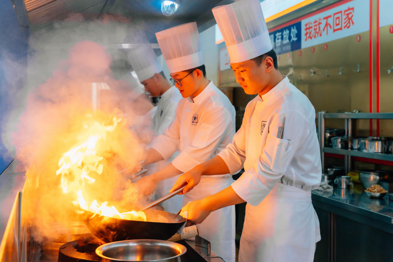 河北新東方與蘭湘子企校共培班：產(chǎn)教融合，學(xué)真本事！