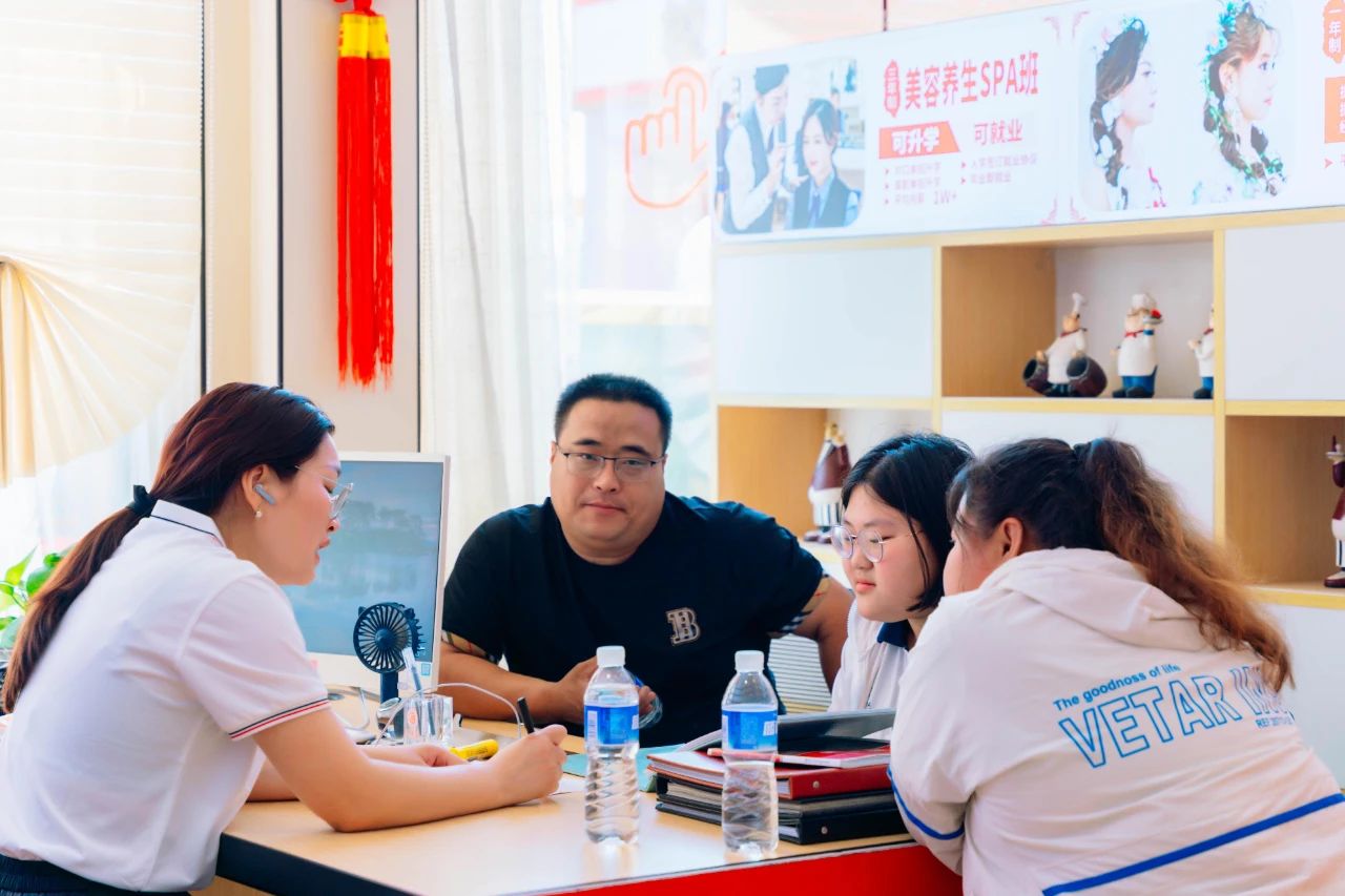 中考剛剛結束，河北新東方招生就是這么火
