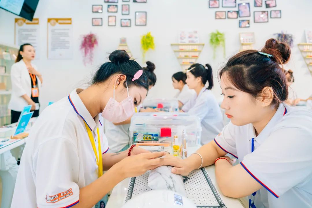 美甲技能階段性考核--是時(shí)候展現真正的技術(shù)了!