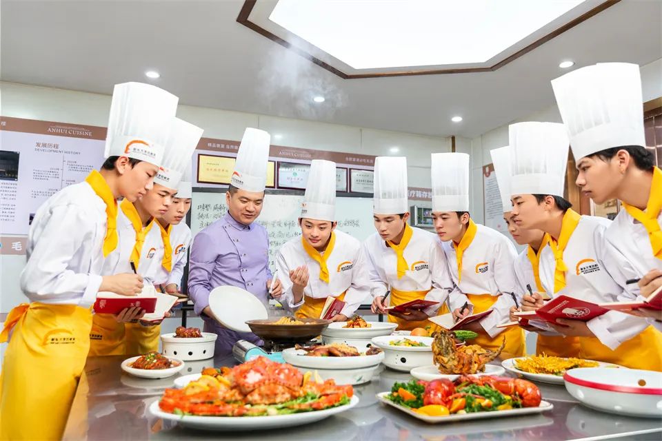 免費短視頻教程那么多，為什么偏偏要花錢(qián)學(xué)？