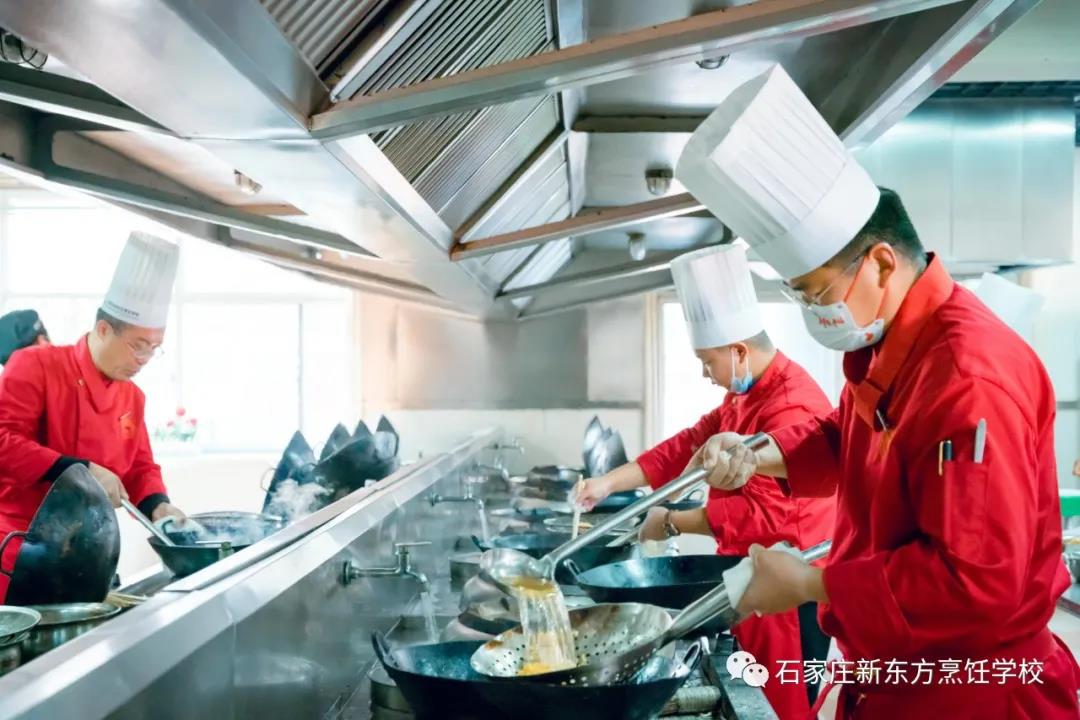 鑄技能之舟 揚發(fā)展之帆丨教師技能大比武看河北新東方師者風(fēng)范！